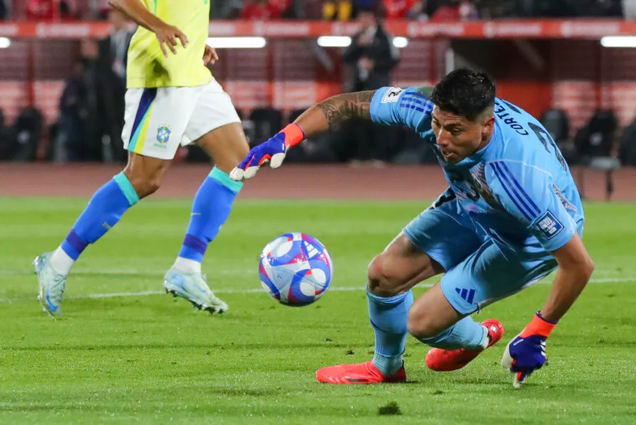 Brayan Cortés será titular, nuevamente, en la Selección Chilena. Imagen: Jonnathan Oyarzun/Photosport