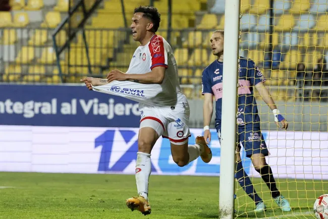 Unión La Calera viene de vencer por 1 a 0 a Everton de Viña del Mar. 