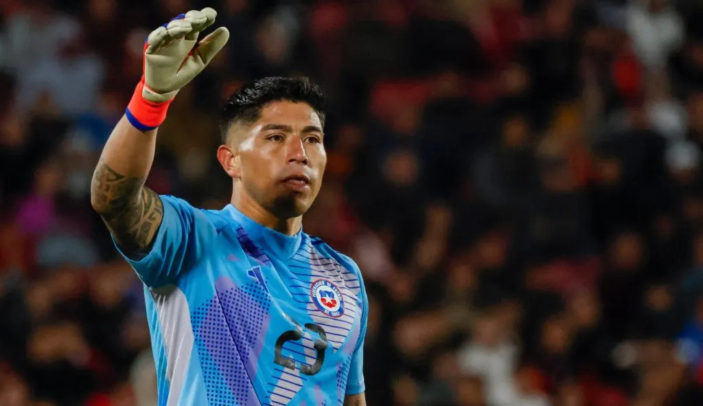 Brayan Cortés es uno de los asiduos en la selección chilena y puede ser baja en Colo Colo.