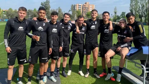 Carlos Palacios junto a sus compañeros que se quedaron en Santiago.