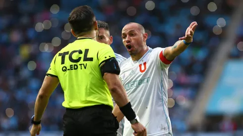 Los cobros arbitrales que favorecieron a la U y que sus hinchas no recuerdan.
