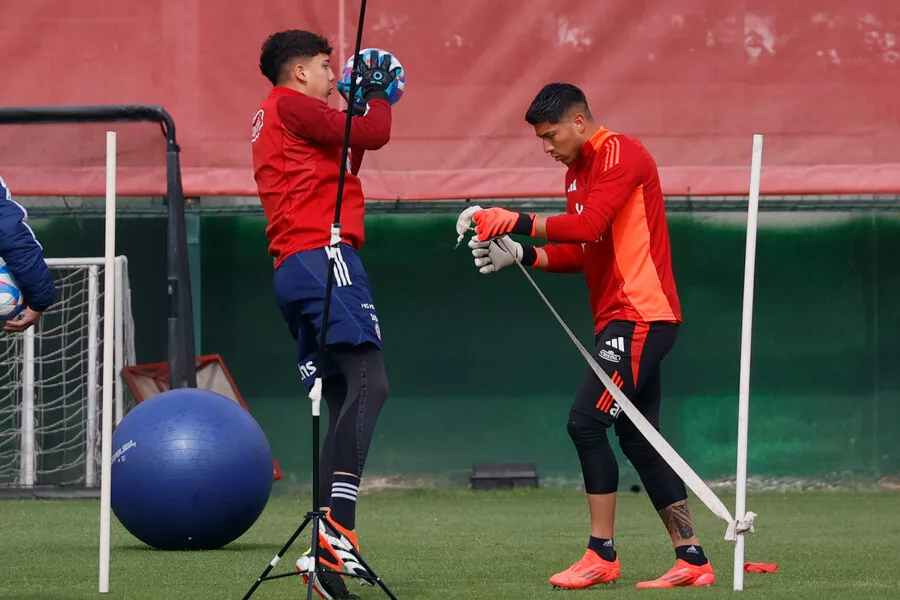 Brayan Cortés se perfila como titular en el duelo entre Chile y Brasil. Imagen: Dragomir Yankovic/Photosport