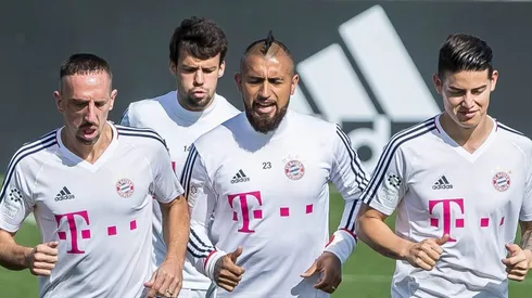 Arturo Vidal con James Rodríguez y Frank Ribery