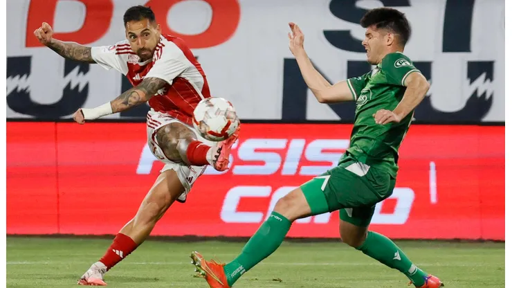 Javier Correa, una de las armas ofensivas del ataque colocolino, anotó dos goles en sus últimos tres juegos.