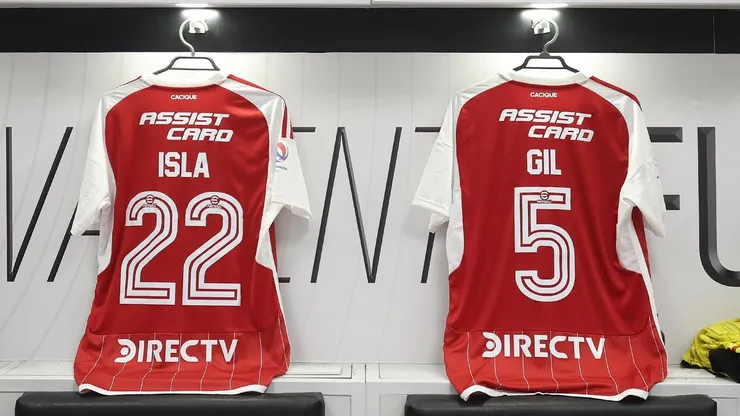 La nueva camiseta roja de Colo Colo.