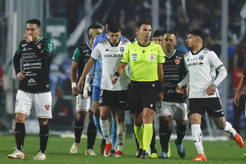 Juan Lara será el árbitro principal de Colo Colo vs Audax Italiano | Foto: Photosport