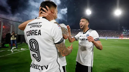 Los jugadores de Colo Colo festejan el gol de Javier Correa en la victoria por 1-0 ante Universidad Católica.
