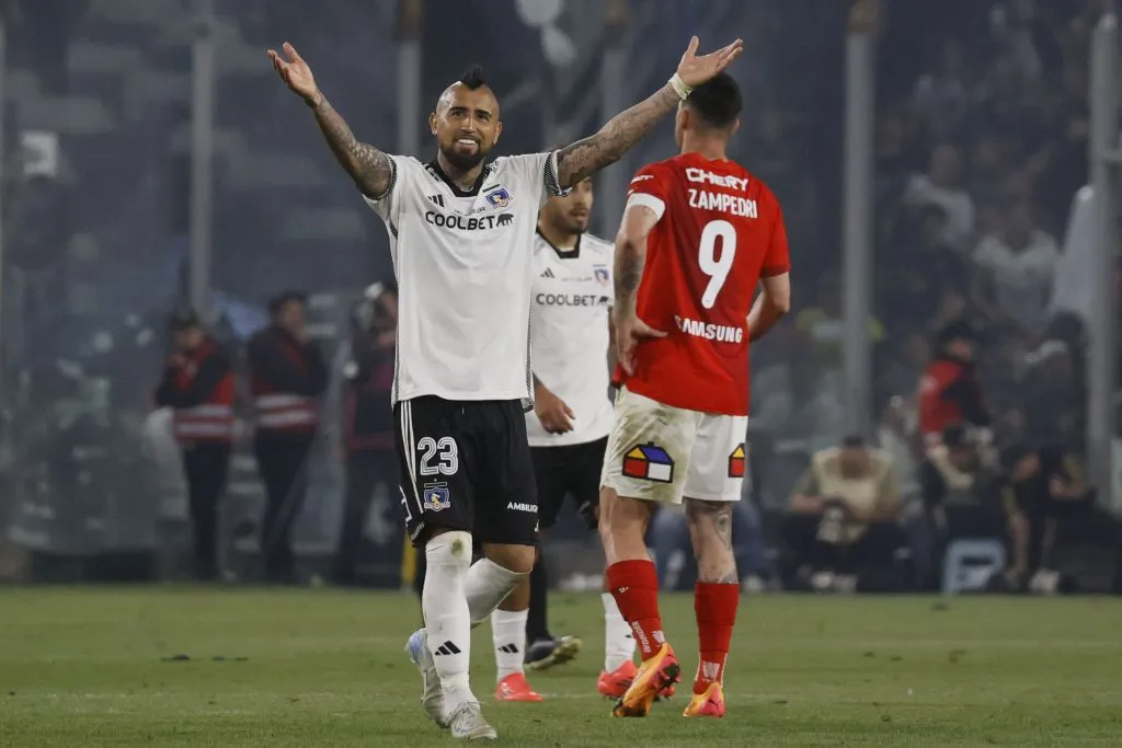 Arturo Vidal jugó un buen partido ante la UC