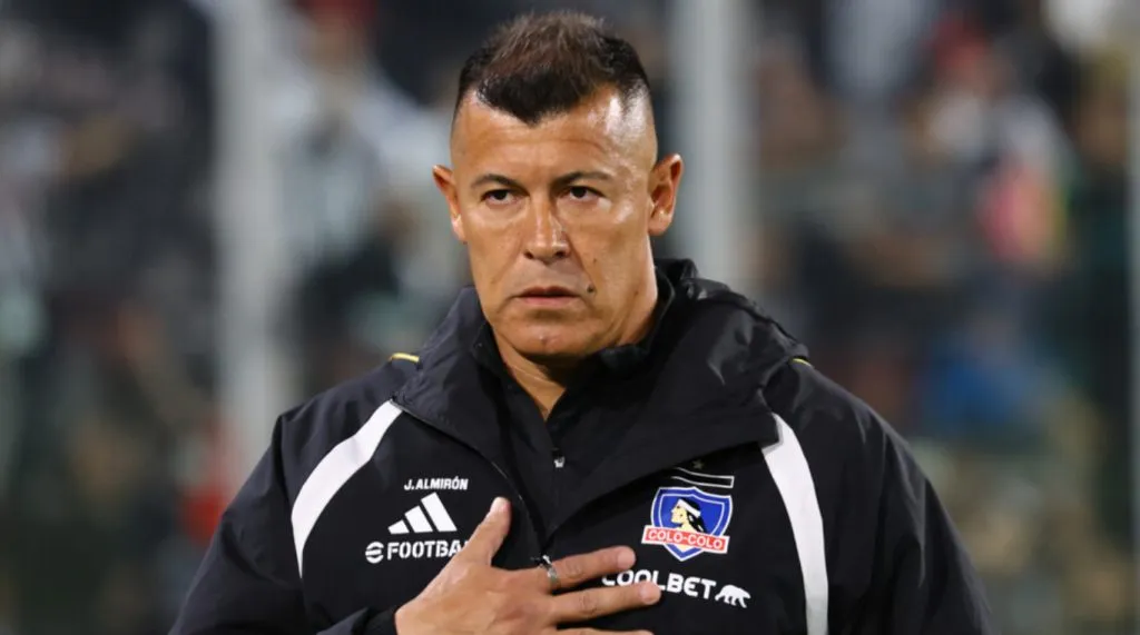 Jorge Almirón y Colo Colo esperan sanción del Tribunal de Disciplina.