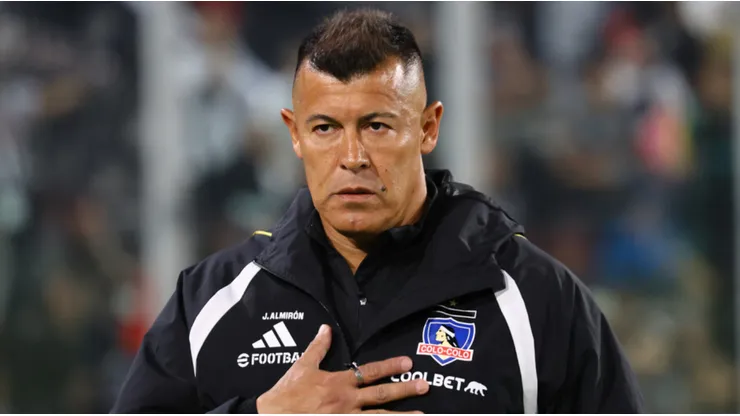 Jorge Almirón y Colo Colo esperan sanción del Tribunal de Disciplina. | Imagen: Photosport.