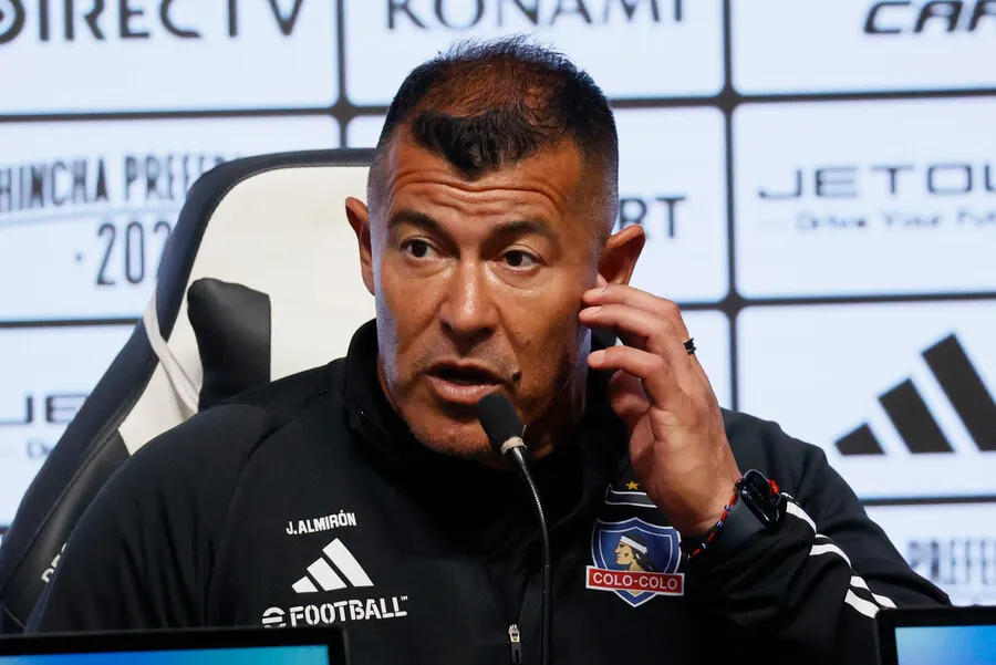 Jorge Almirón y su posible renovación en Colo Colo. Imagen: Dragomir Yankovic/Photosport