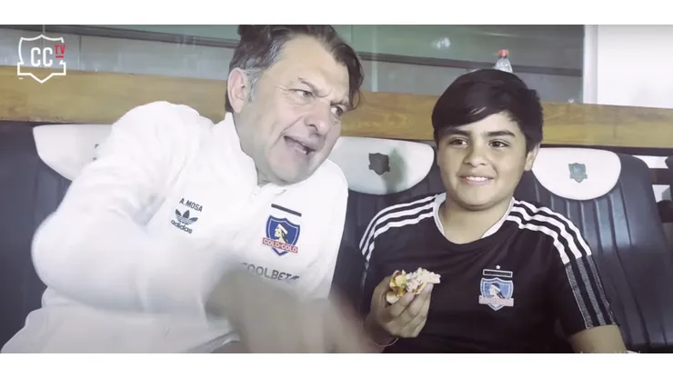 Aníbal Mosa le entregó un gran regalo a un hincha de Colo Colo.