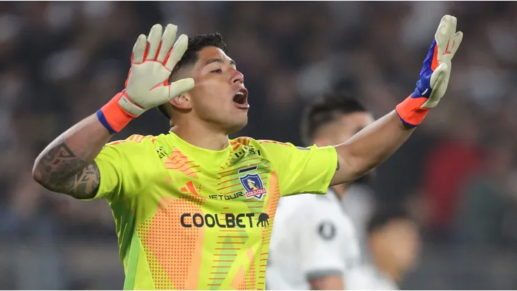 En Colo Colo detallan cómo sigue el tema de renovación de Cortés.