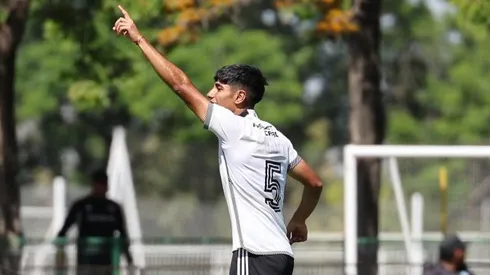 Matías Moya celebrando el gol del triunfo de Colo Colo Proyección