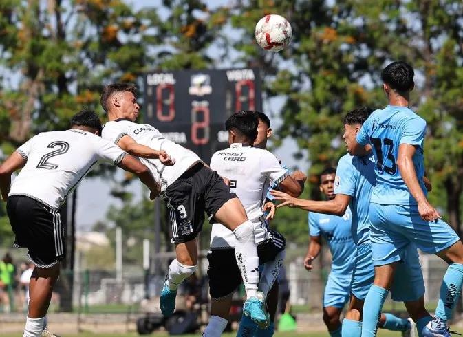 Colo Colo sufrió para avanzar a la final del Clausura