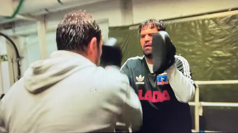 La camiseta de Colo Colo en la serie de Netflix esconde una hermosa historia.