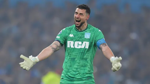 Gabriel Arias pone en duda su continuidad en Racing en medio de sondeos de Colo Colo.