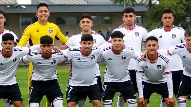 Eduardo Villanueva, arriba a la izquierda, podría dejar Colo Colo