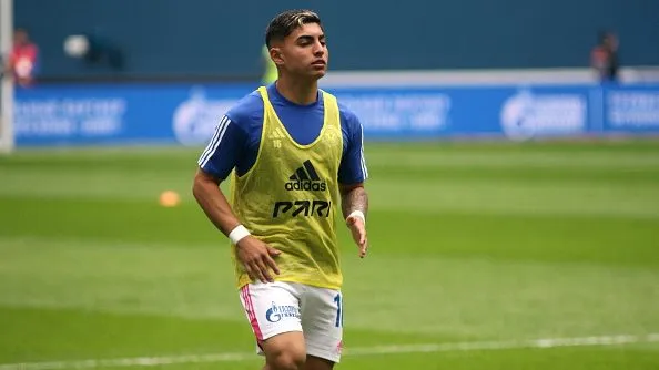 Jordhy Thompson no quiere nada con el Orenburg.