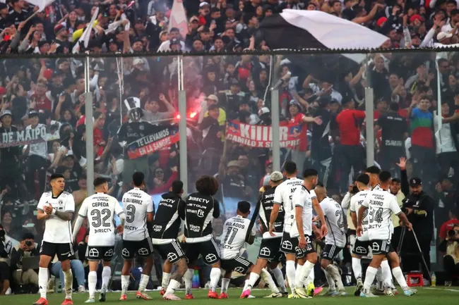 Blanco y Negro vivirá nueva reunión de definiciones para Colo Colo. Imagen: Jonnathan Oyarzun/Photosport
