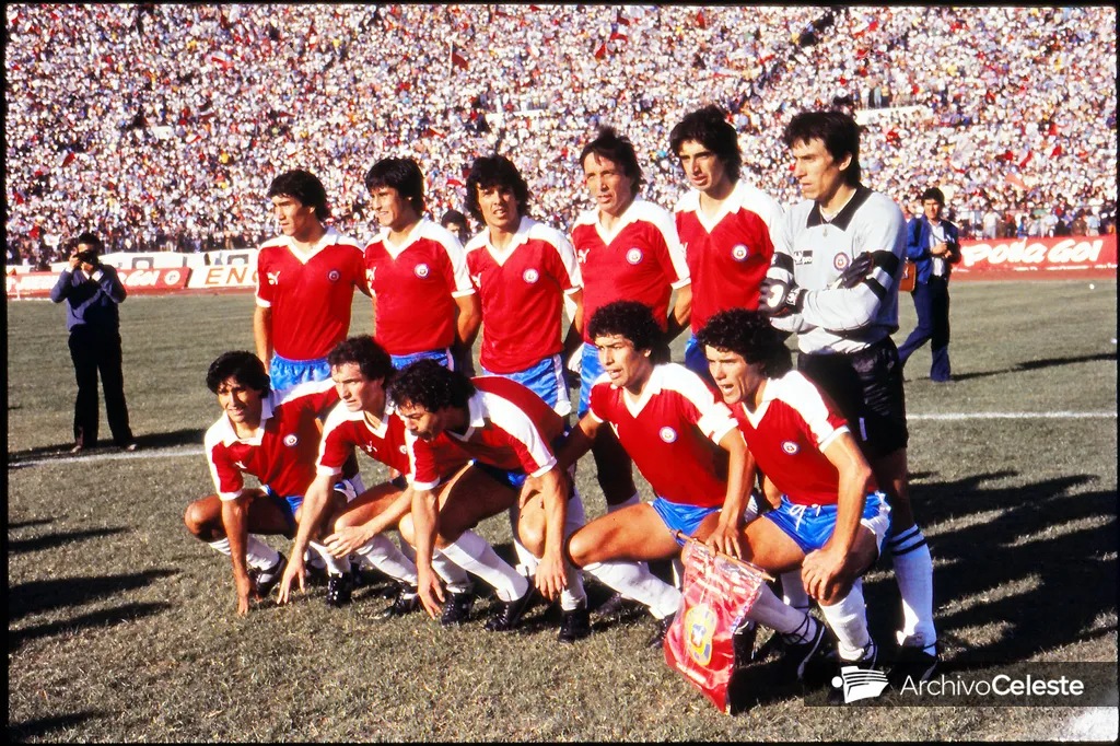 El equipo de Chile, con cinco jugadores de Colo Colo, que jugó ante Uruguay en 1985.