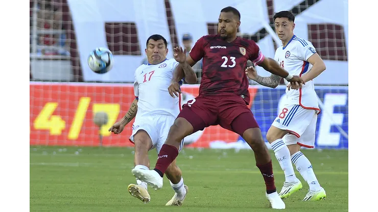 Chile se mide con Venezuela con la obligación de ganar.