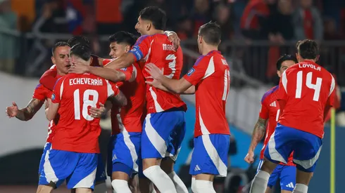 Los jugadores de Chile festeja el gol de Eduardo Vargas ante Brasil.