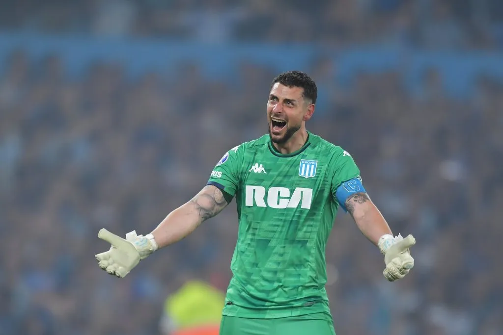 En Cancha asegura que Gabriel Arias es el elegido para suplir la posible partida de Brayan Cortés.