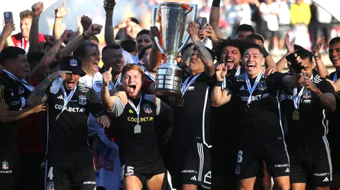 La íntima y desatada celebración del plantel de Colo Colo