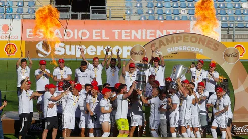 Multipropiedad de campeonato: Colo Colo vence a la U y a Huachipato al ganar la Supercopa.