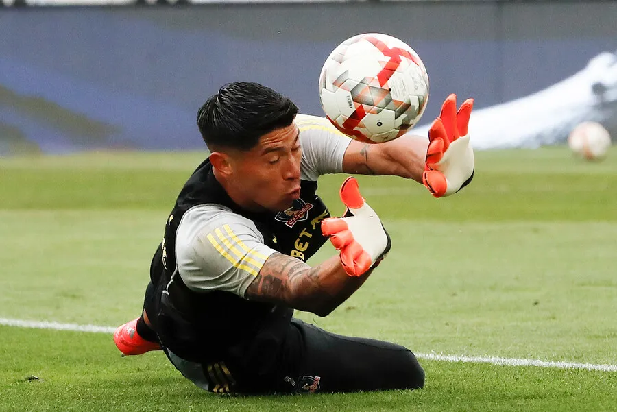 Brayan Cortés puede dejar Colo Colo y partir a Boca Juniors. Imagen: Felipe Zanca/Photosport