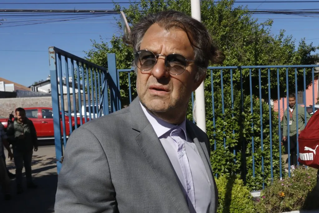 En Colo Colo buscan ponerle fin al caso licencias