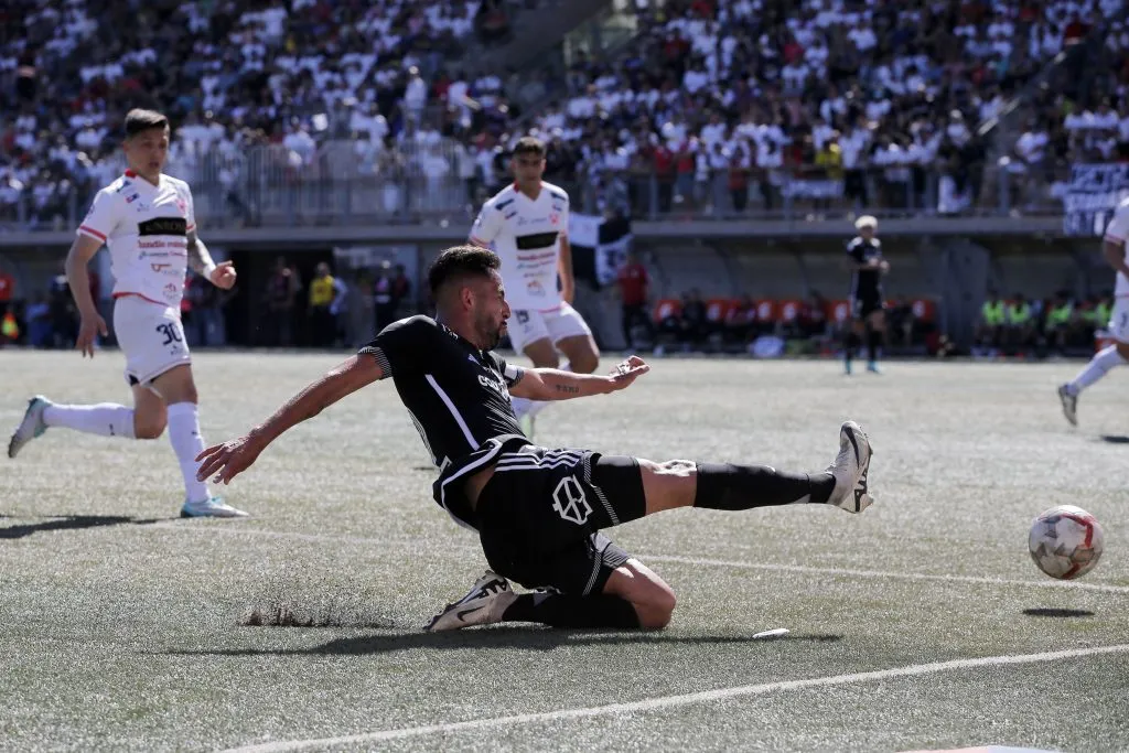 Mauricio Isla durante el partido con Copiapó. (Foto: Photosport)