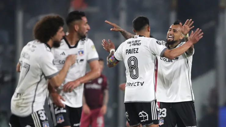 Arturo Vidal habló a la salida del Estadio Monumental.