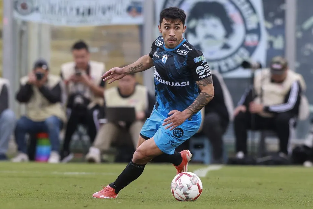 Edson Puch en el Estadio Monumental. (Foto: Photosport)