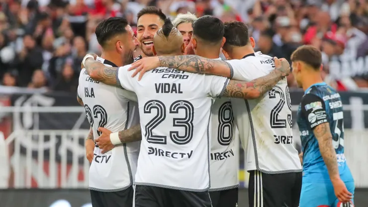 Los jugadores de Colo Colo festejan el triunfo ante Deportes Iquique por la fecha 29 del Campeonato Nacional 2024.
