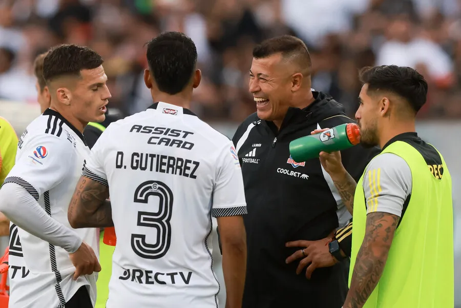 Jorge Almirón quiere seguir rompiendo récords en Colo Colo. Imagen: Felipe Zanca/Photosport