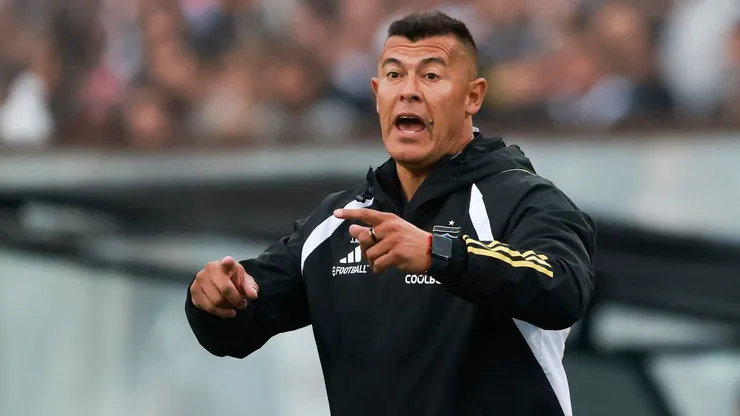 Jorge Almirón piensa en la próxima temporada de Colo Colo.