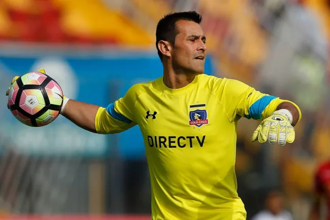 Justo Villar volvió a defender el arco de Colo Colo. Imagen: Felipe Zanca/Photosport
