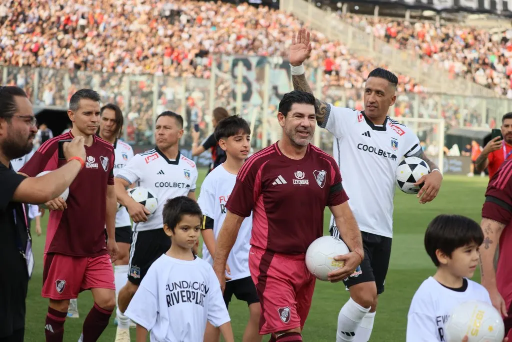 Lucas Barrios estuvo en el Duelo de Leyendas entre Colo Colo y River Plate