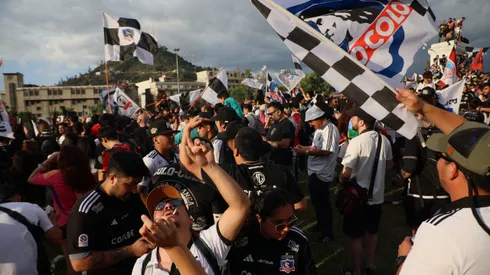 Hinchas de Colo Colo pueden participar en serie para el Centenario.