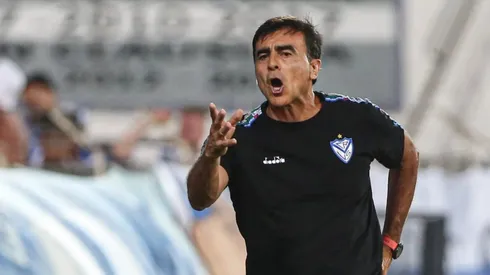 Gustavo Quinteros podría ser campeón en Argentina