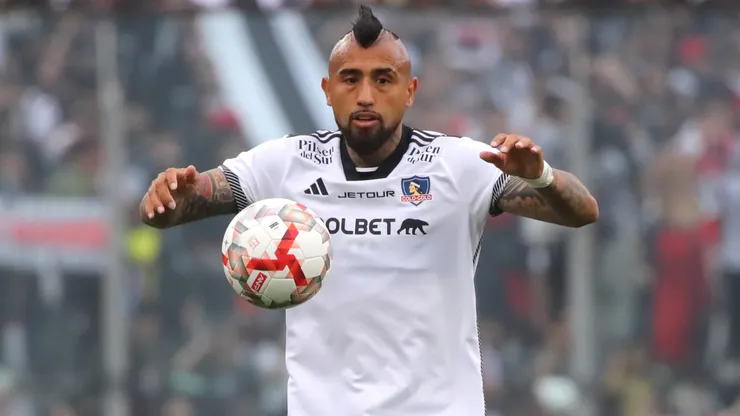 Arturo Vidal le mete presión a Colo Colo por los refuerzos.