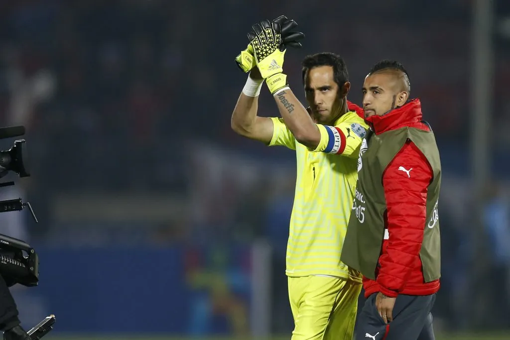 Arturo Vidal se refiere a la posibilidad de Claudio Bravo en el Cacique. 