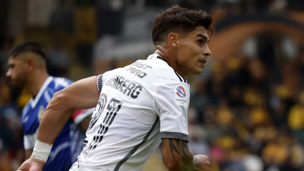 Erick Wiemberg con la camiseta de Colo Colo