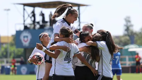 Reinas del Femenino: Colo Colo Juvenil se impone en la final a la U y grita campeón.
