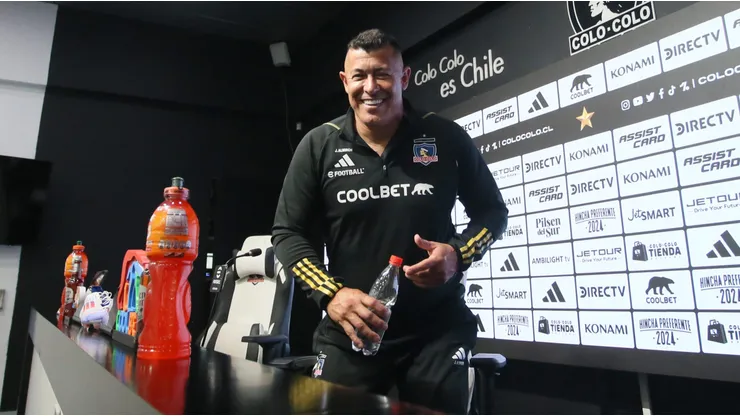Almirón sale al baile en medio de una batalla de raperos.