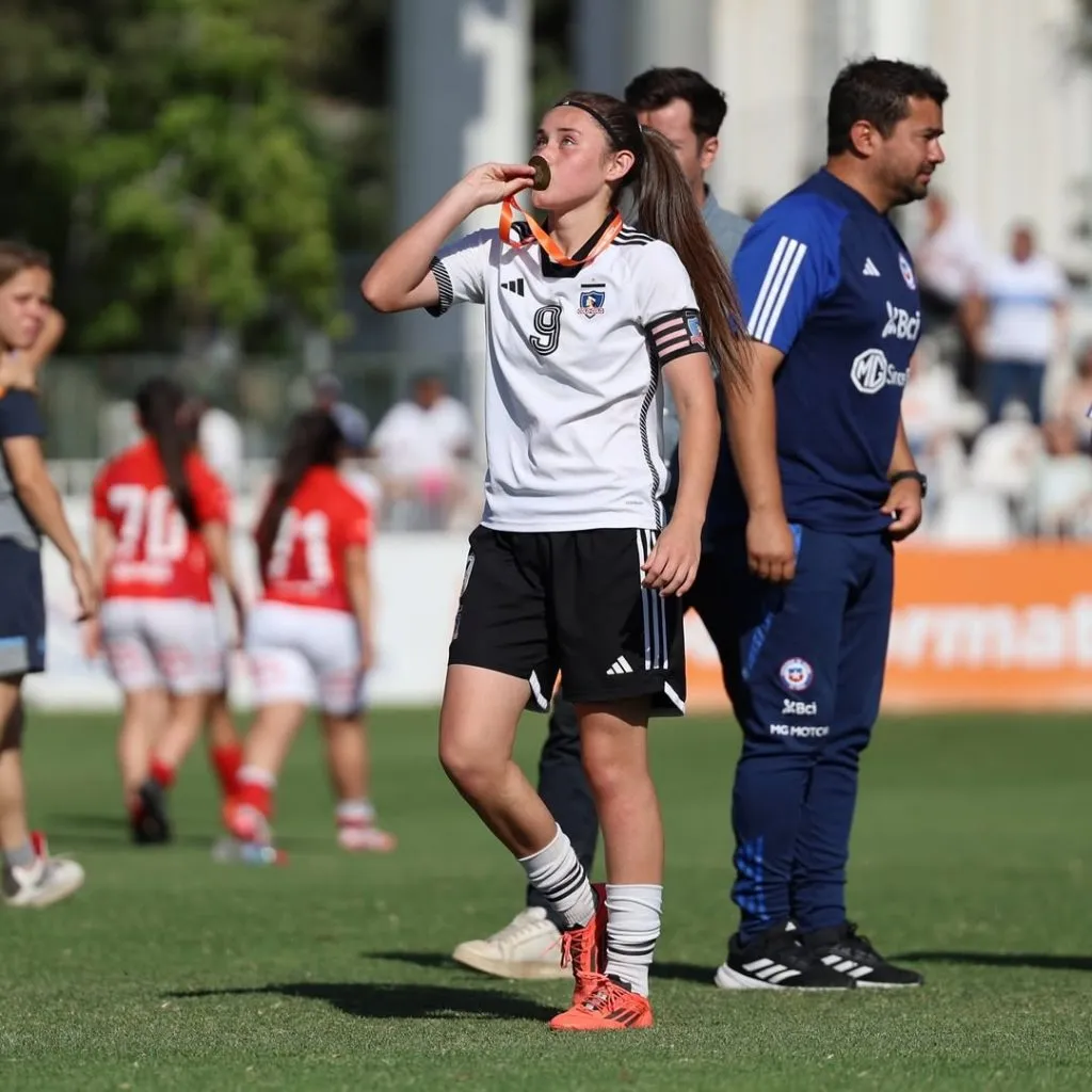 Las emotivas palabras de Carlos Muñoz a su hija Catalina tras ser campeona en Colo Colo. 