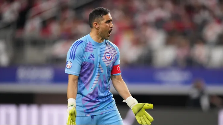 Claudio Bravo recibió el llamado de Jorge Almirón para fichar en Colo Colo. | Imagen: Getty.