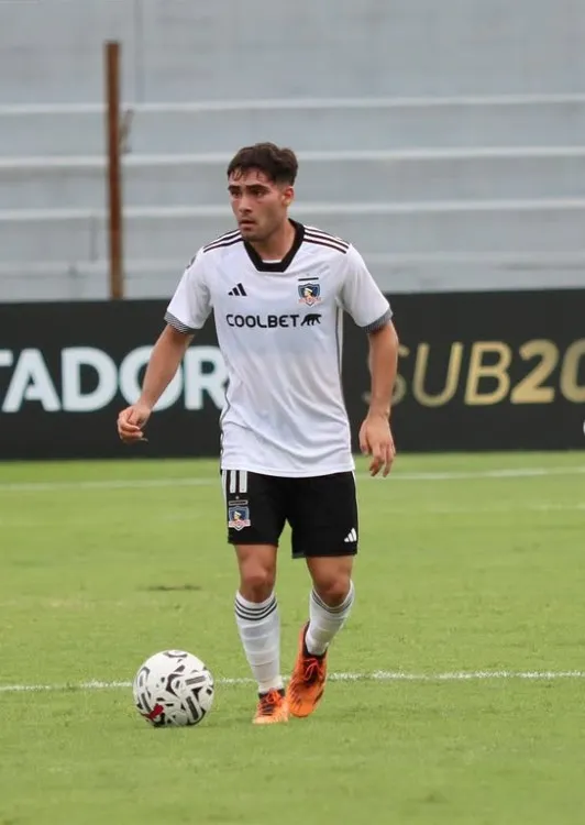 Martín Silva con la camiseta de Colo Colo